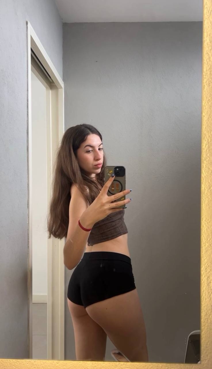 Amber in her underwear in Dresden