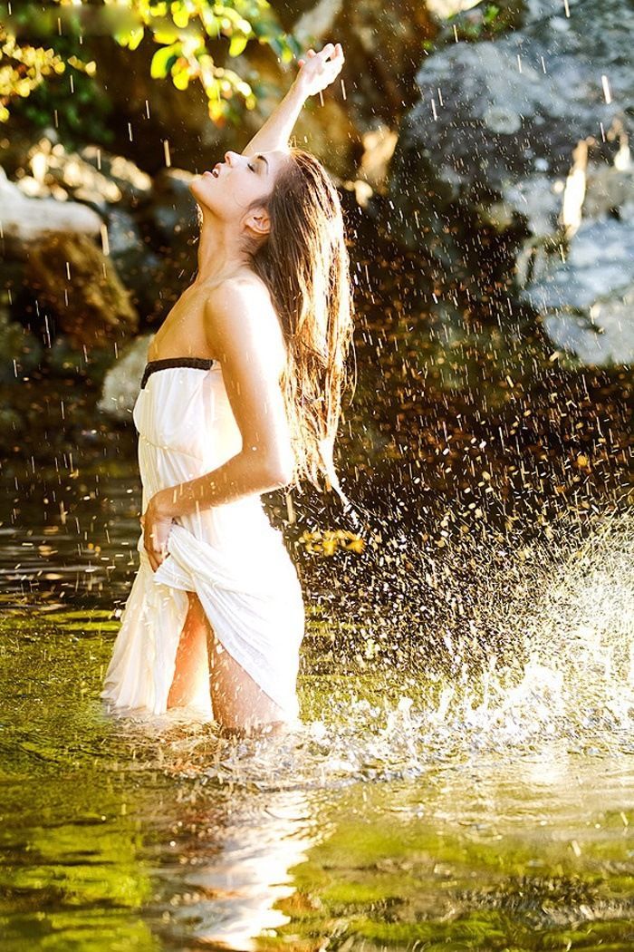 Marie Avgeropoulos in Dresden