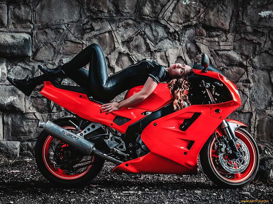 Beautiful girl Beautiful girls and motorcycles in Dresden