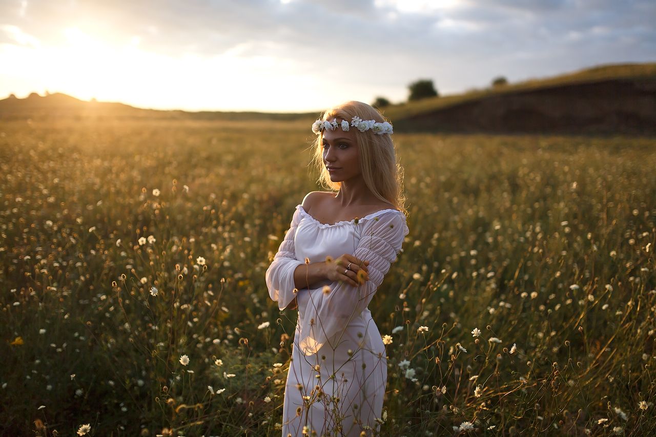 Girls in Slavic costumes in Dresden